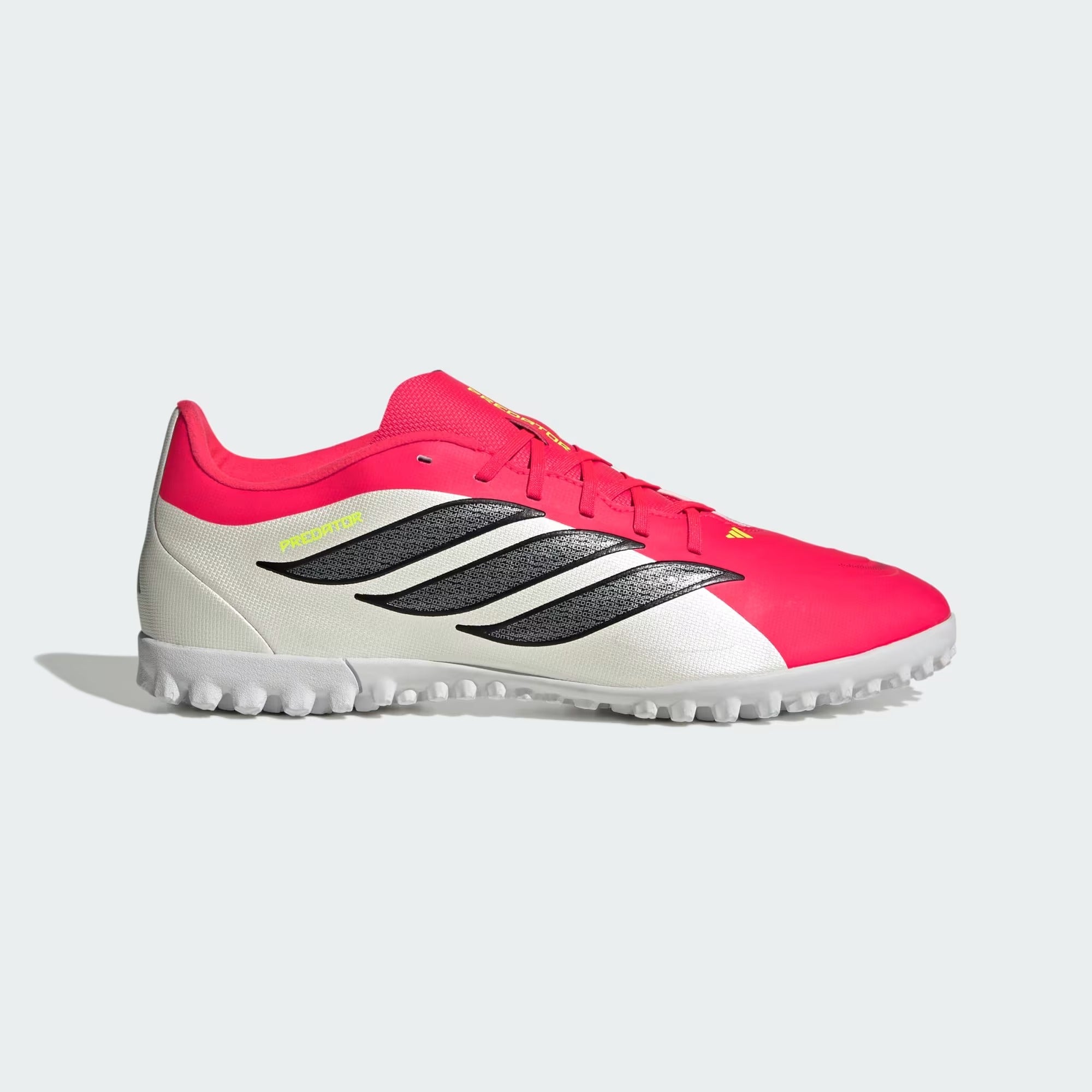 Botines Predator para Pasto Artificial