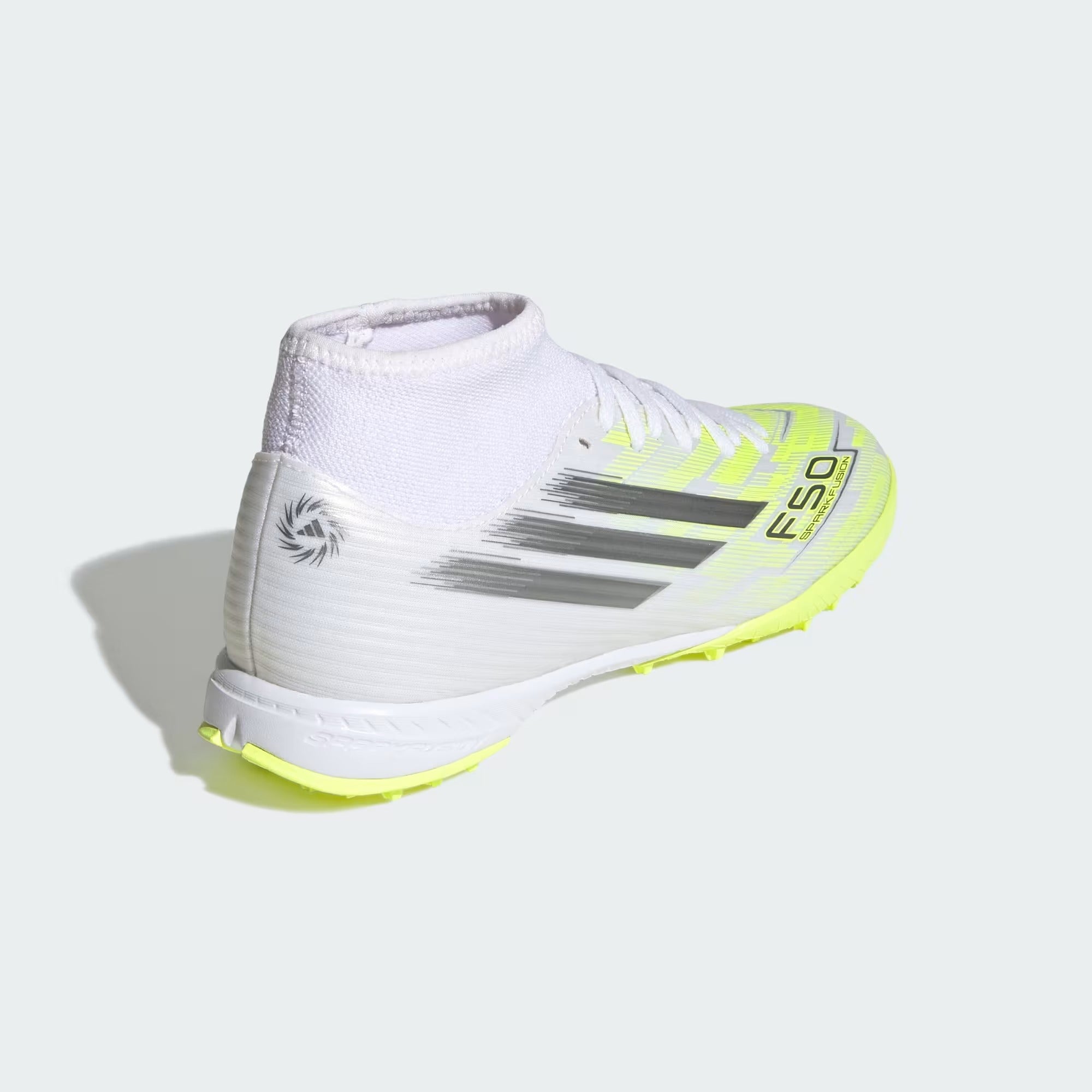 Botines F50 SPARKFUSION CLUB de Caña Media para Pasto Artificial para Mujer - Imagen 3